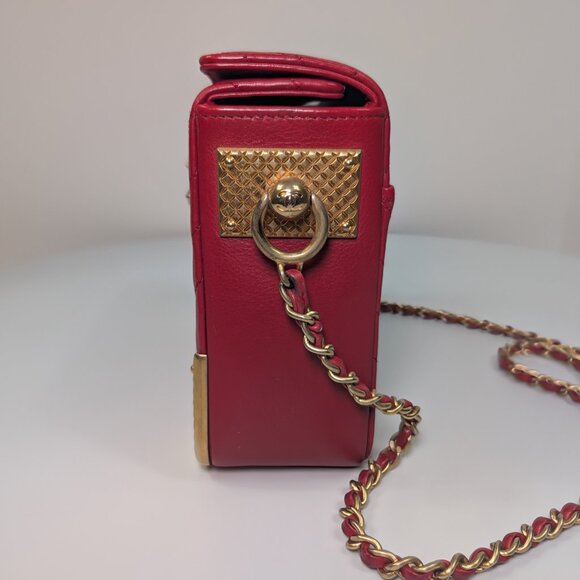 Chanel Red Chevron “Metiers d’Art Paris-Cosmopolite" Small Bag - Picture 2 of 16